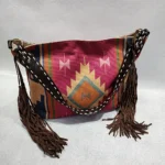 Boho western schultertasche aus canvas mit quasten - rot Boho western schultertasche aus canvas mit quasten - rot