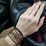 Damen-western-mehrlagiges-lederarmband-mit-magnetischem-verschluss-3