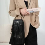 Fransige-western-leder-umhaengetasche-mit-quaste-6