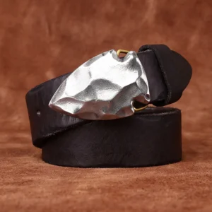 Herrenledergürtel mit pfeilkopf-metallschnalle - schwarz