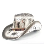 Strohcowboyhut mit boho und federakzenten - Weiß